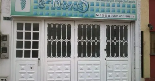 IMPLANTES & DIENTES IMPLANTES & DIENTES